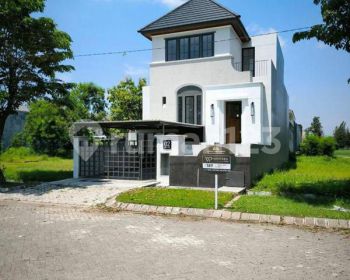 Rumah 2 Lantai Baru di Western Park Pondok Tjandra Waru Dekat Tol