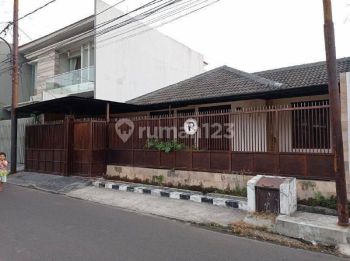 Rumah Surabaya Barat Darmo Baru Barat Dekat Madam Chang
