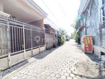 Rumah Bagus Siap Huni Strategis di Bulak Banteng Surabaya Utara